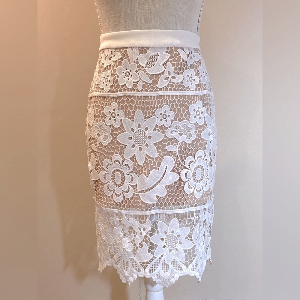 FIRM $ Anthropologie Endless Rose White Lace Pencil Skirt Small
